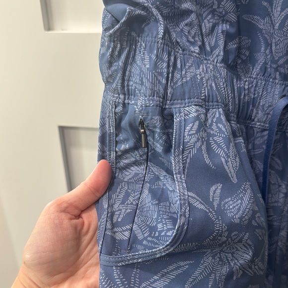 Patagonia Fleet With Jumpsuit – Women’s Size L - Picture 4 of 9